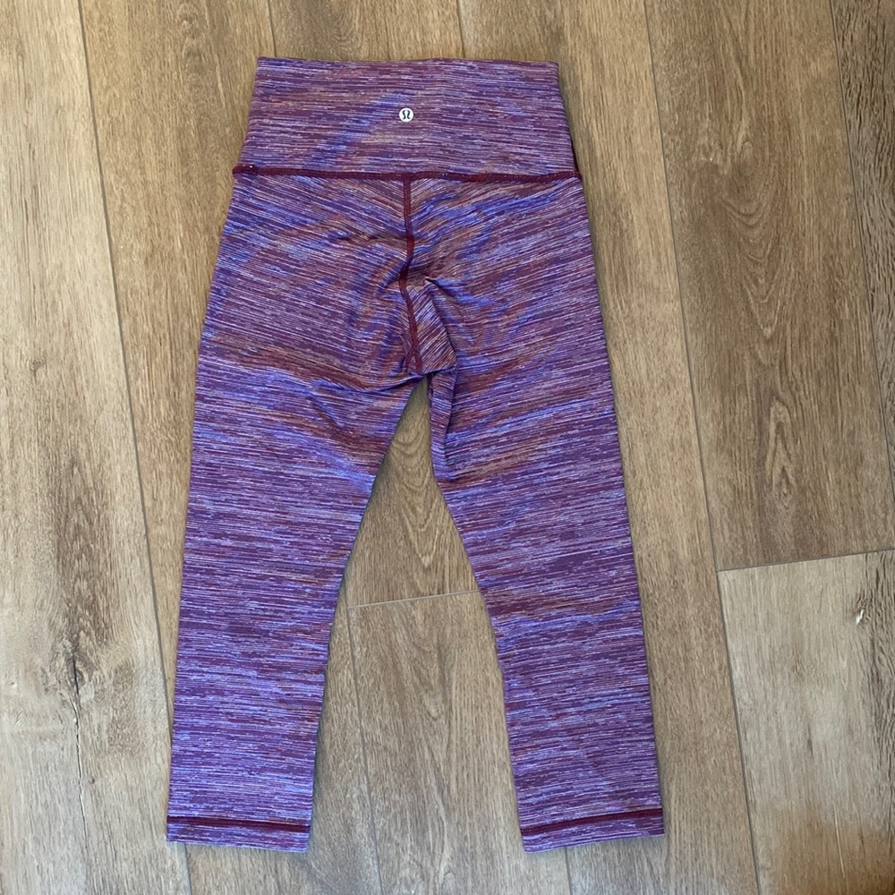 Lululemon Crop leggings 💜 Size 6